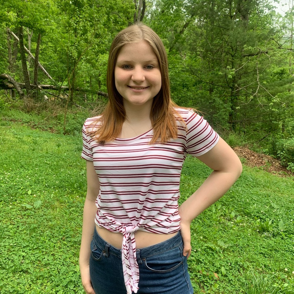 Tee with tie in front